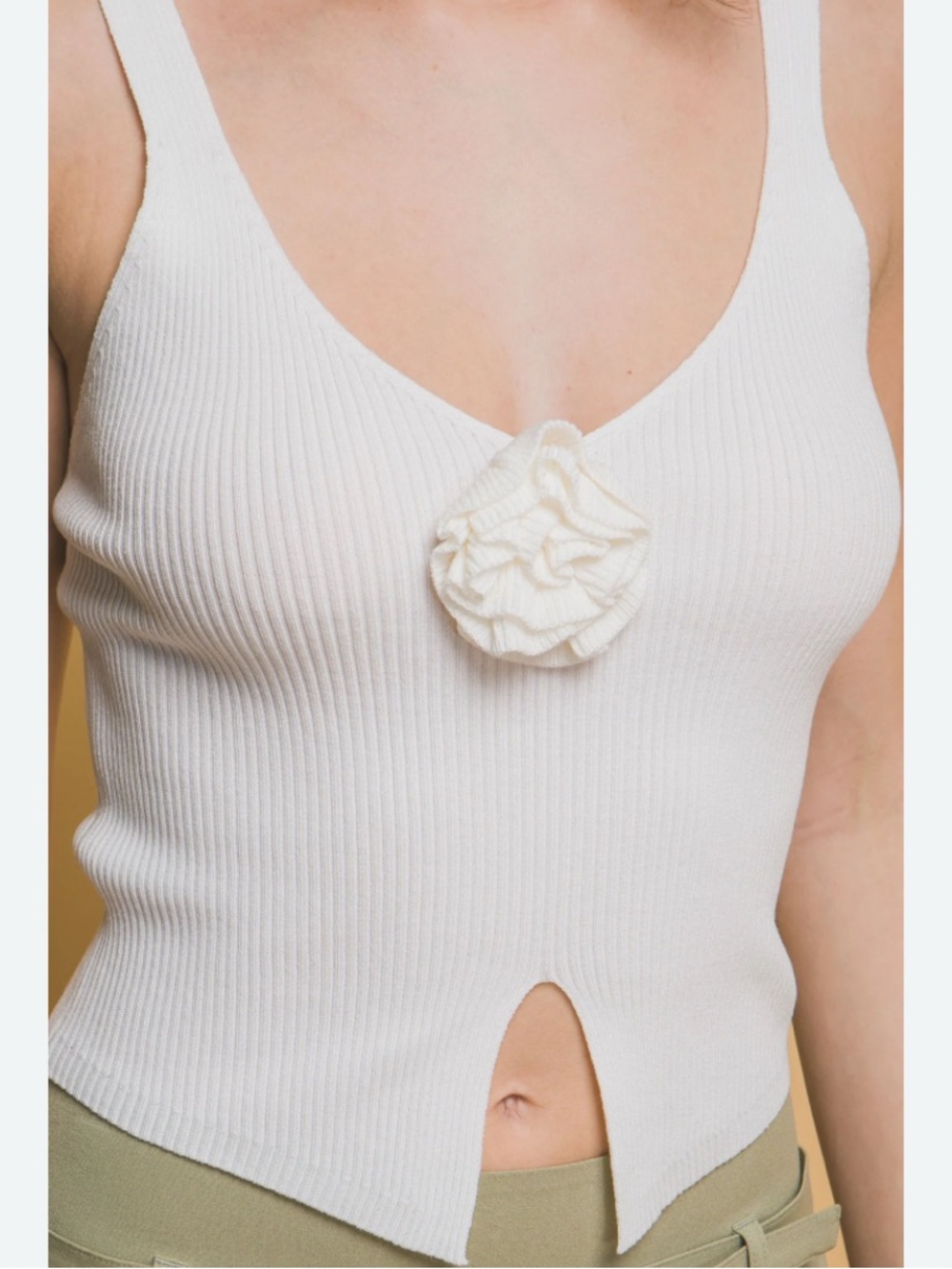 White Flower Ribbed Crop Top - Picture 3 of 5